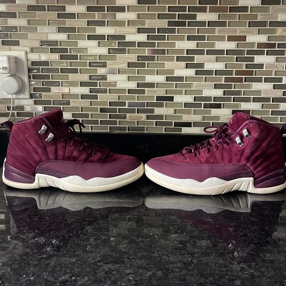 Jordan 12 Bordeaux